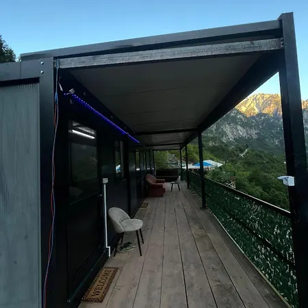 Gasthuis Waterfall Theth *