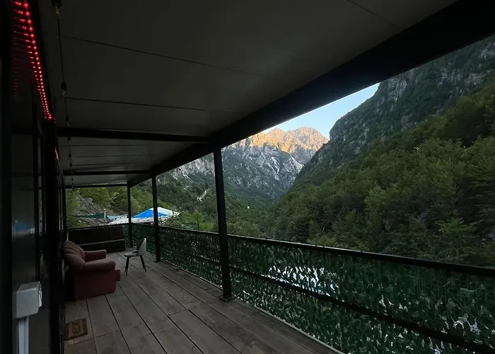 Waterfall Theth Guest house *